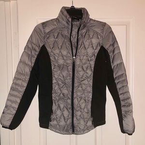 Very warm yet light weight puffer